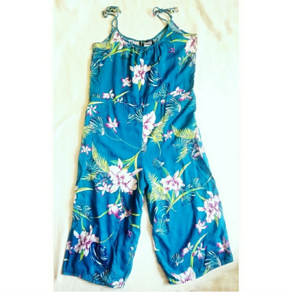 Vintage Hawaii floral capri length romper Small